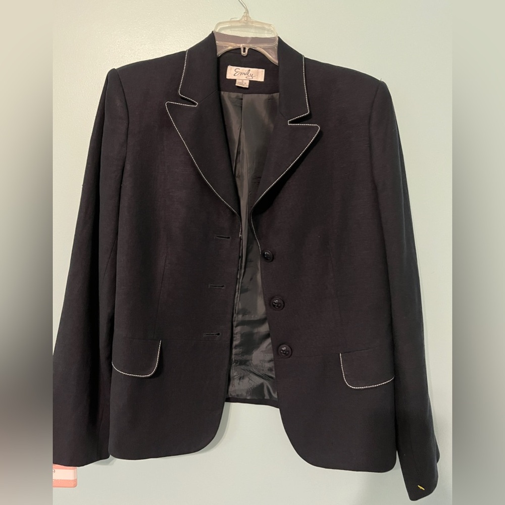 Chic Navy Blazer with White Accents
